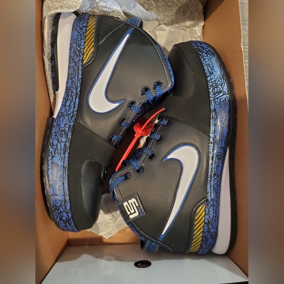 Nike Zoom Lebron 6 Graffiti Sneakers main image 4